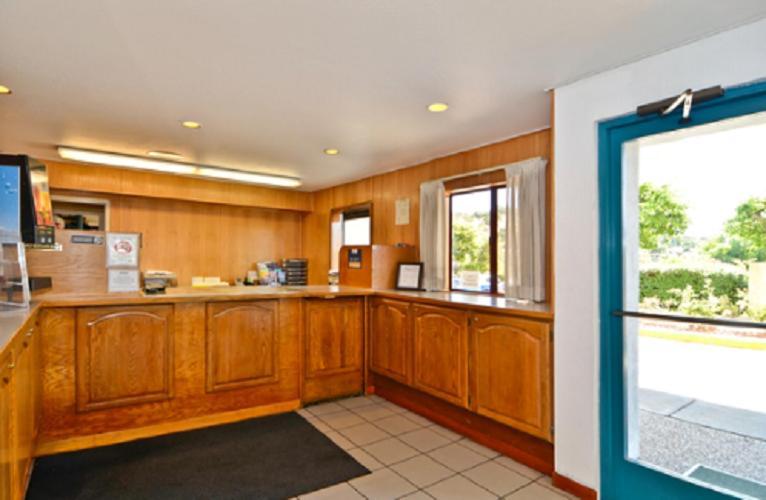 America'S Best Value Inn Of Новато Экстерьер фото